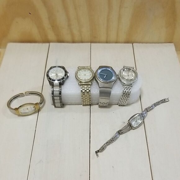 6 Ladies Watch Bundle Deal - Picture 1 of 8